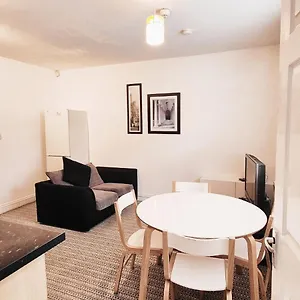  Apartment Cozy 1 Bedroom Flat Nr
