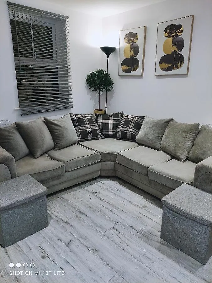 Dream Haute Homes contacts